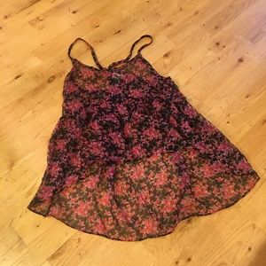 Pins and needle high low tank